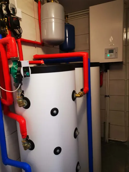 Bufor i zasobnik ciepłej wody, hydraulika kotłowni