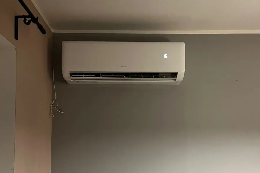 Realizacja Adapia Energy: AUX Q-Smart, jednostka ścienna