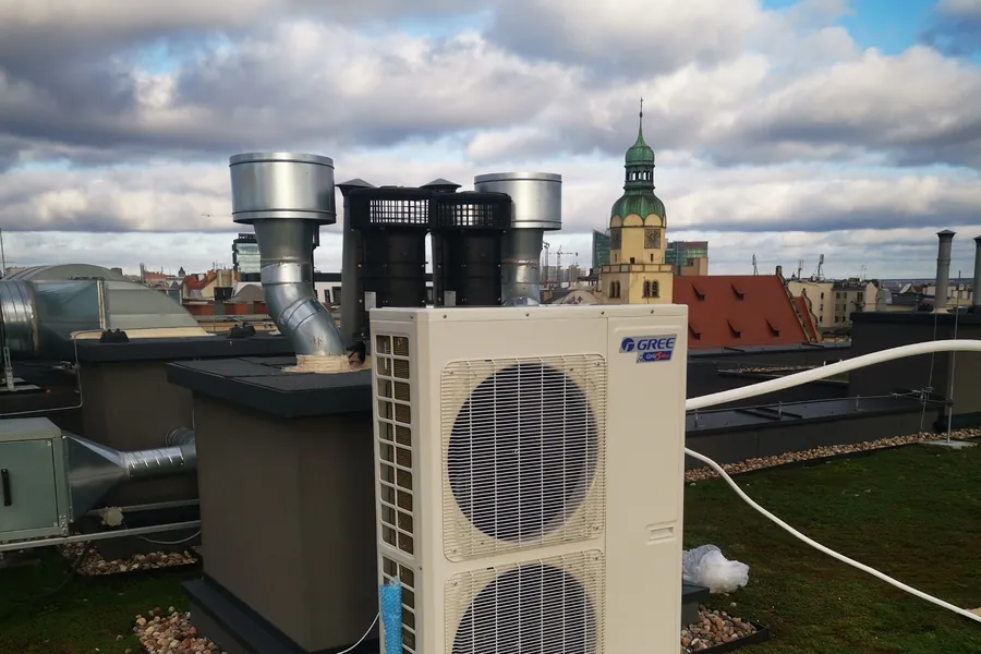 Realizacja Adapia Energy: System VRF Gree na dachu, Poznań